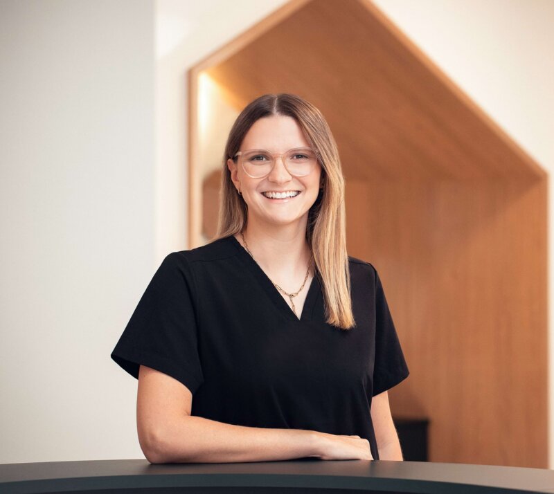 Dr. Elisa Riekert